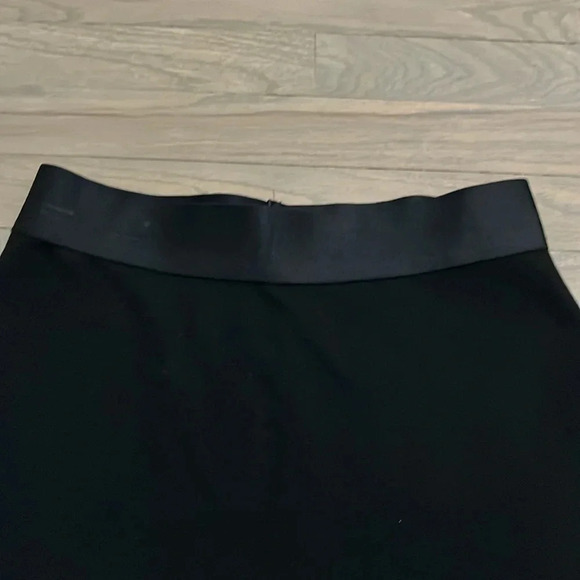 CAbi “Owens”black flared skirt (548). XS - Picture 5 of 6